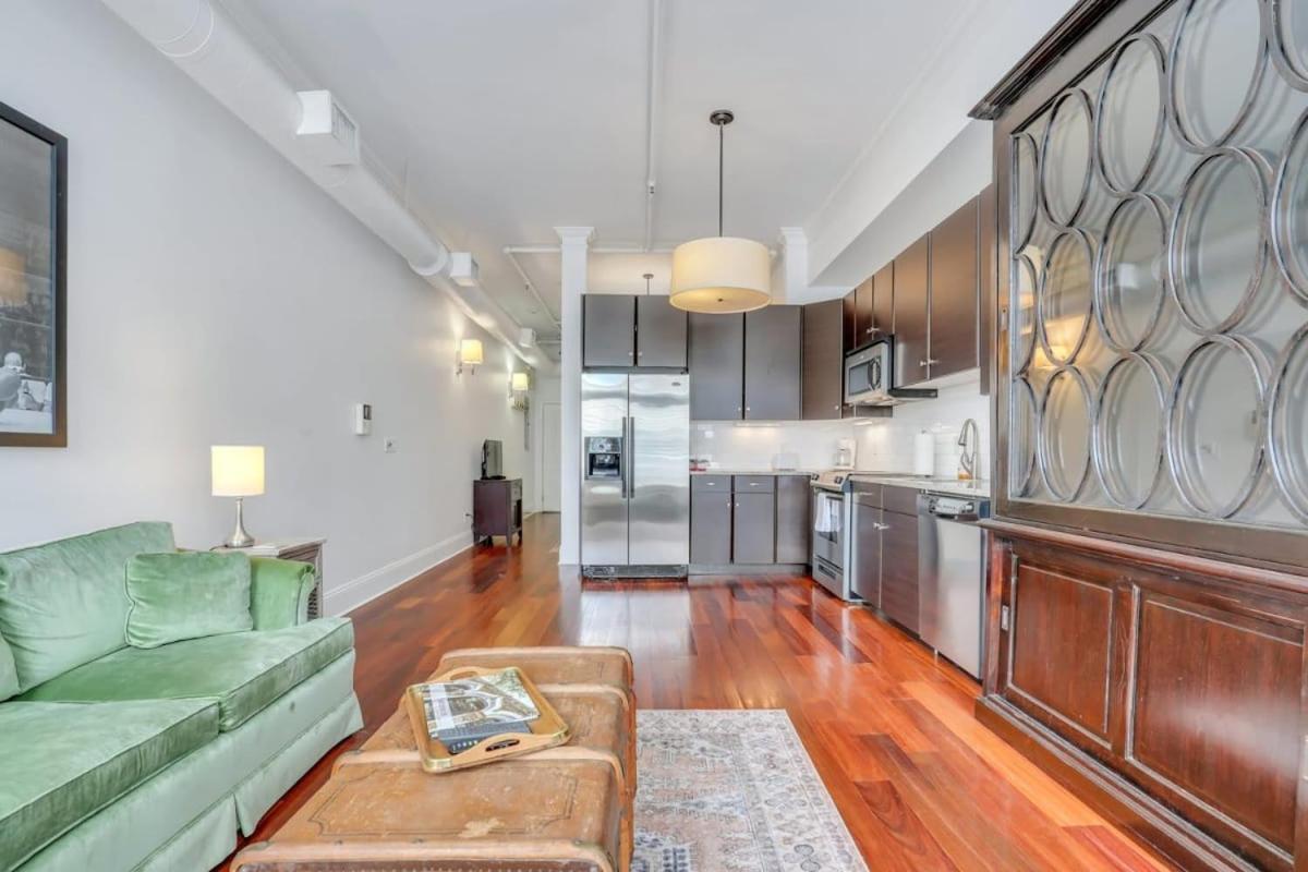 Knockout Loft- Near Plant Riverside Савана Екстериор снимка